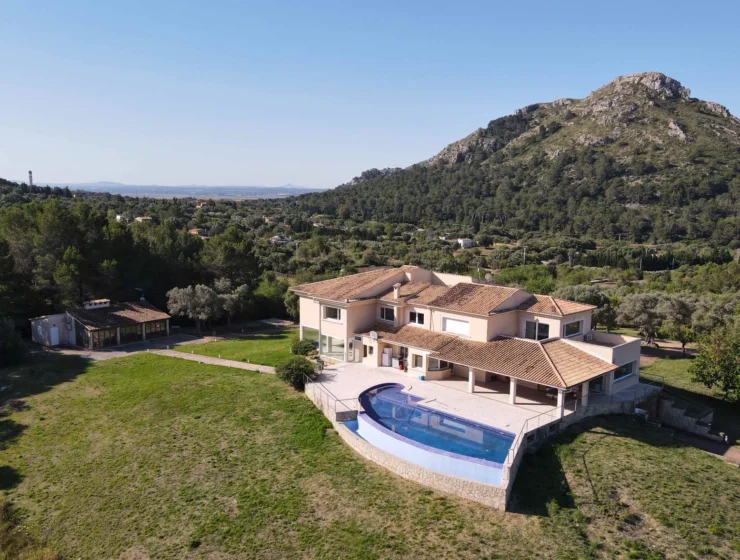 Es Putxet: luxury villa with views over the bay of Pollença